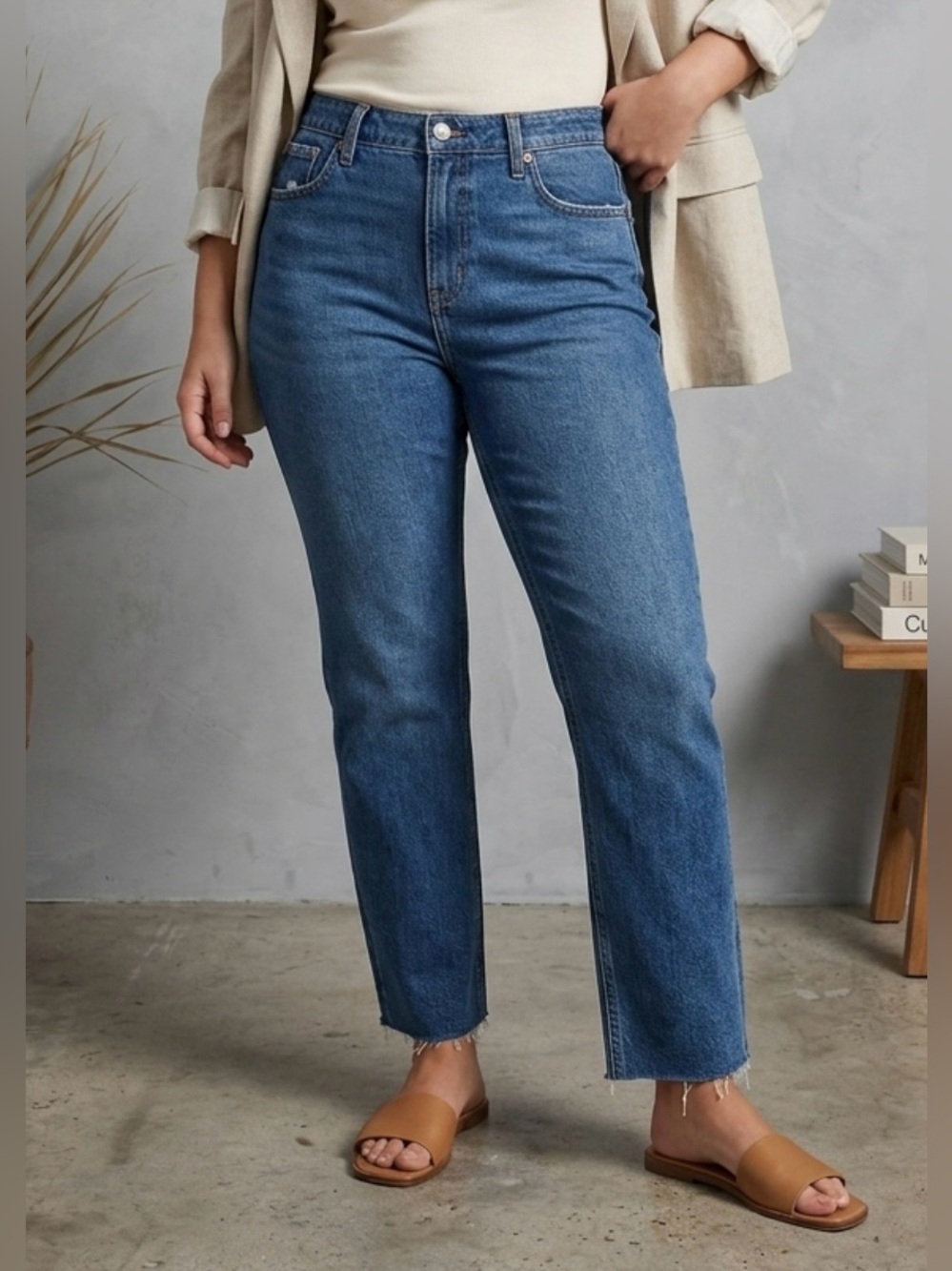 Abercrombie & Fitch Curve Love Mid Rise 90s Straight Leg Jeans Size 28 R